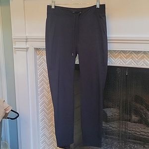 Athleta size 2 black jogger